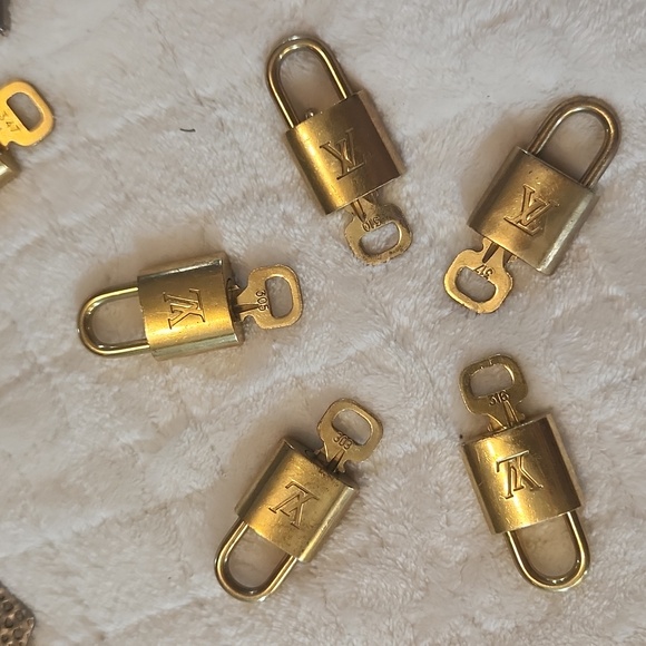 Lv lock 305 , 303 , 310, 317 - Picture 3 of 4